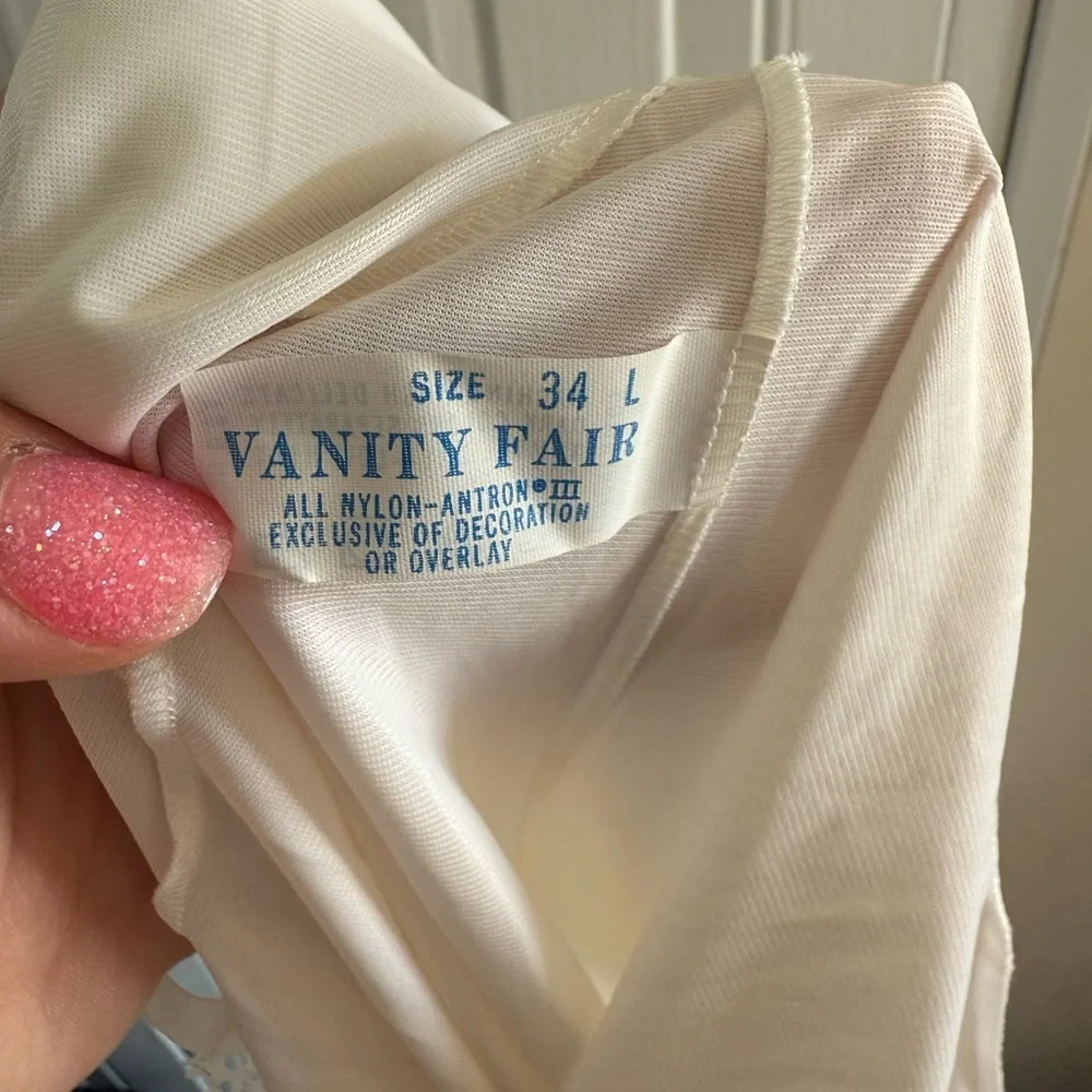 Vintage Vanity Fair White Lace Slip Size 34 L NEW with tag‎